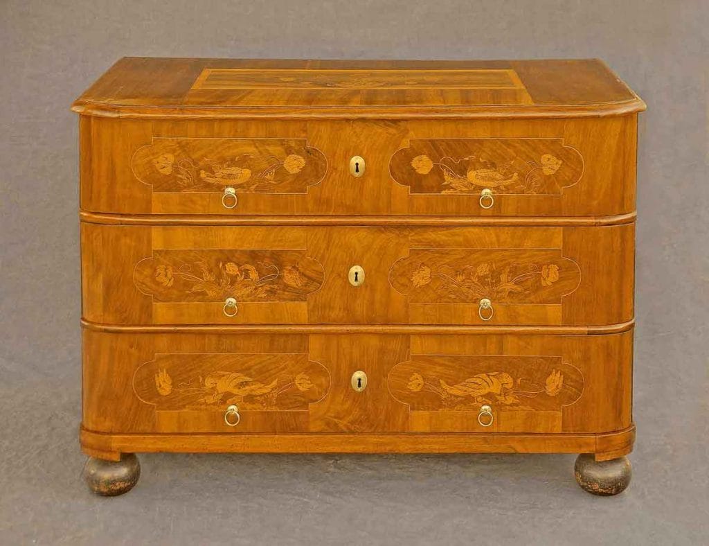 Barock Kommode Kirchheim Teck Typisches Möbel aus der Barockzeit ist eine Kommode mit reicher floraler Marketerie