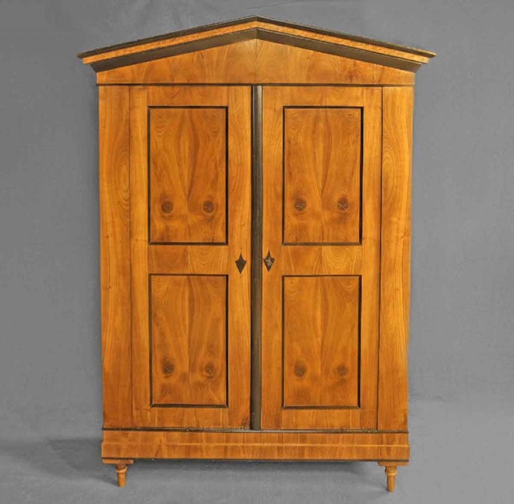 Biedermeier Schrank 2 Biedermeier-Möbel in Kirschbaum mit schönem Furnierbild