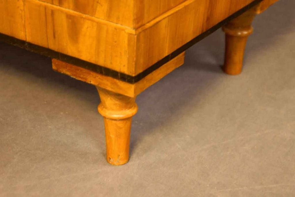 Biedermeier Schrank Kirsch Schrank aus dem ersten Viertel des 19. Jahrhunderts