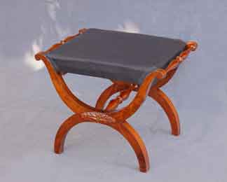 Empire-Hocker oder auch Tabouret genannt