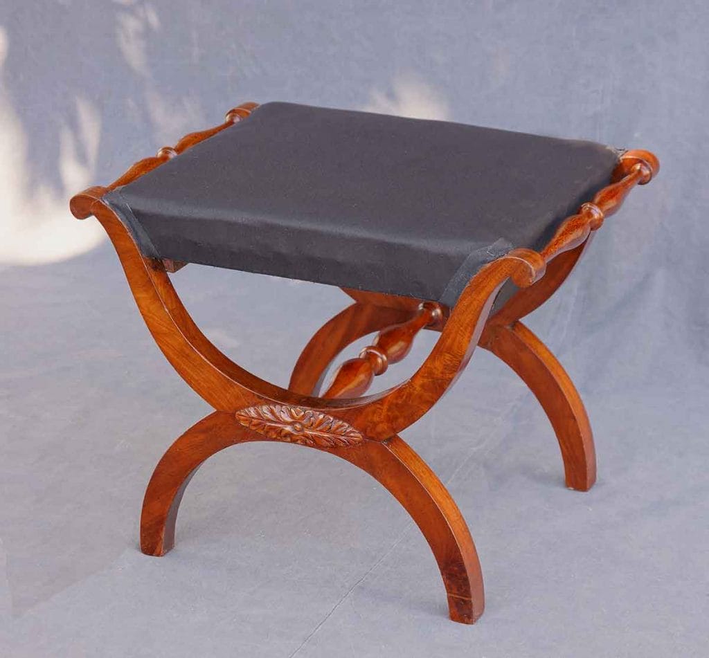 Empire-Tabouret1 Empire-Tabouret aus Mahagoni